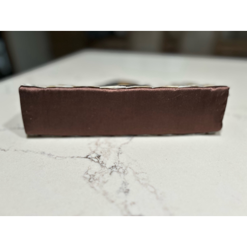 NEW Summer Beachy Shell Mother of Pearl Lined Clutch 10”x6” - Picture 4 of 7